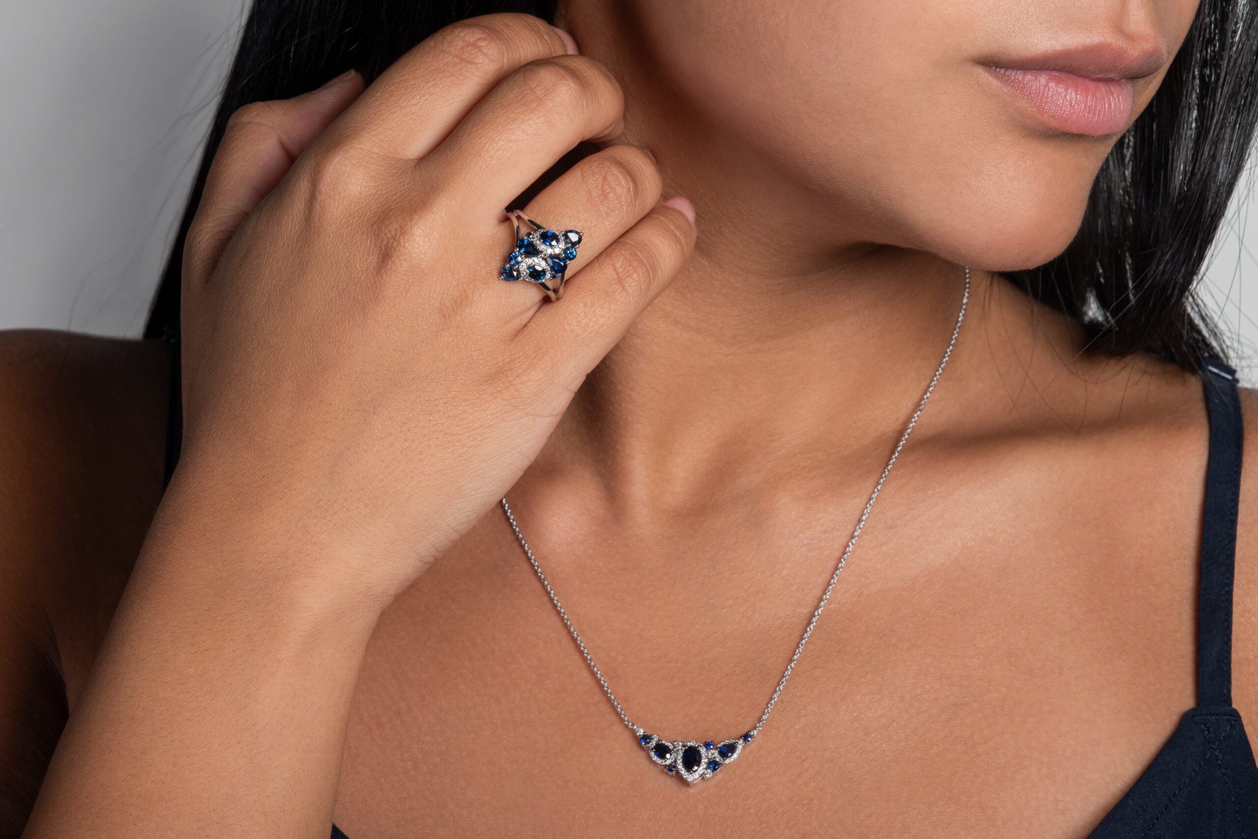 golden-hands-sapphire-diamond-necklace-and-ring-set